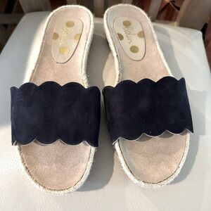 Boden scalloped slides